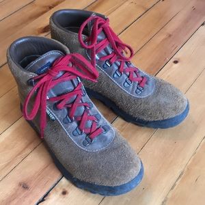 Nearly new Vasque boots